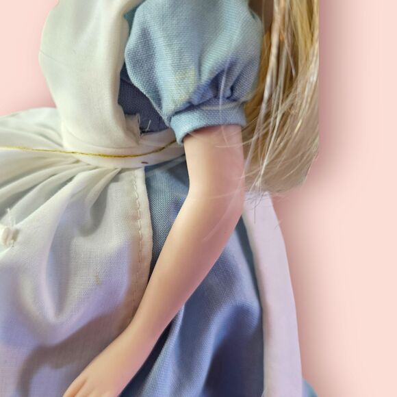 Franklin Mint Alice in Wonderland Heirloom doll - Picture 6 of 7